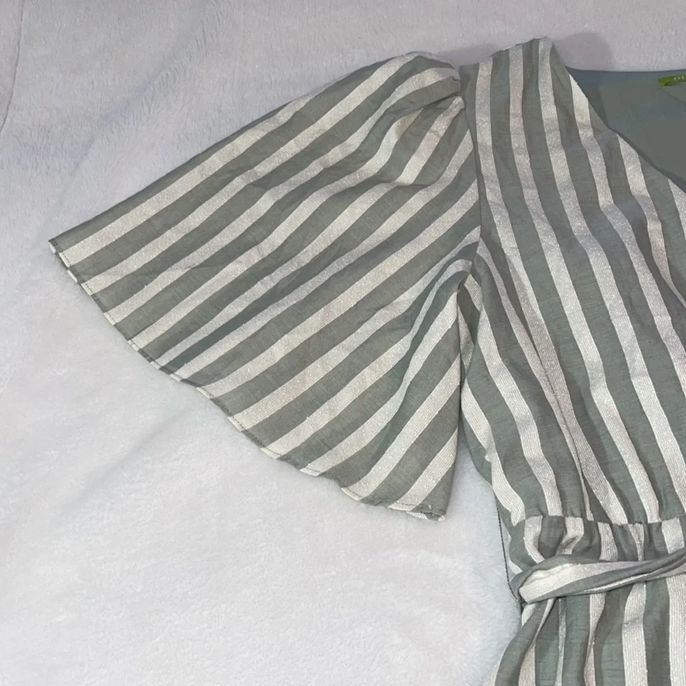 NWT Gianni Bini Sage/White Stripped Slip On Dress w/ shutter sleeves  Size Small - Picture 5 of 12